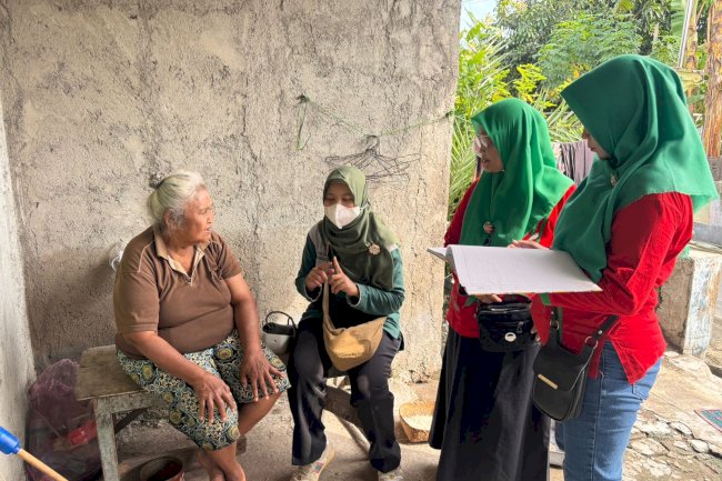 KUNJUNGAN RUMAH OLEH KADER POSYANDU DESA TAMBAK