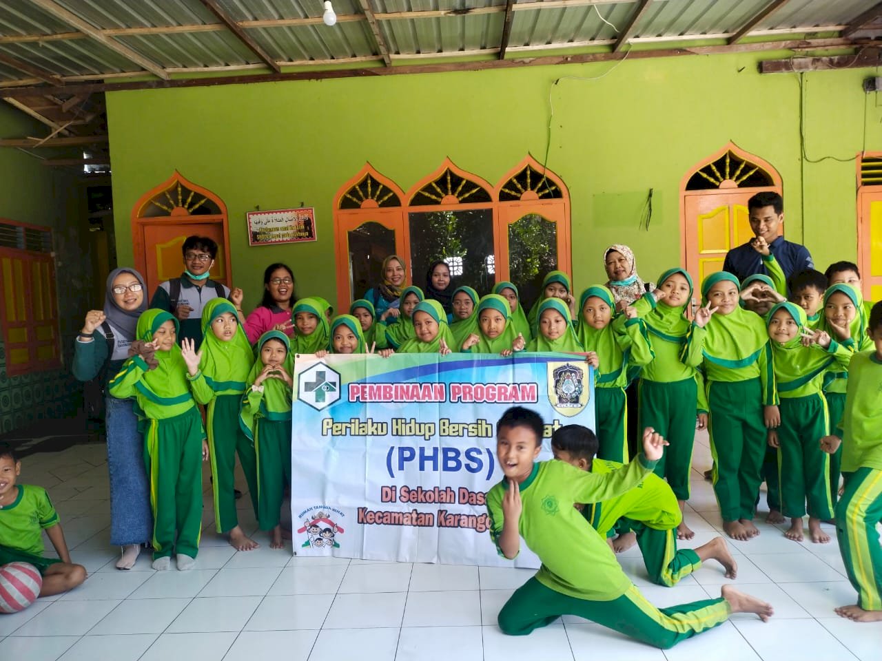 KEGIATAN UKS (USAHA KESEHATAN SEKOLAH) DI MI NURUL ILMI KARANGDOWO