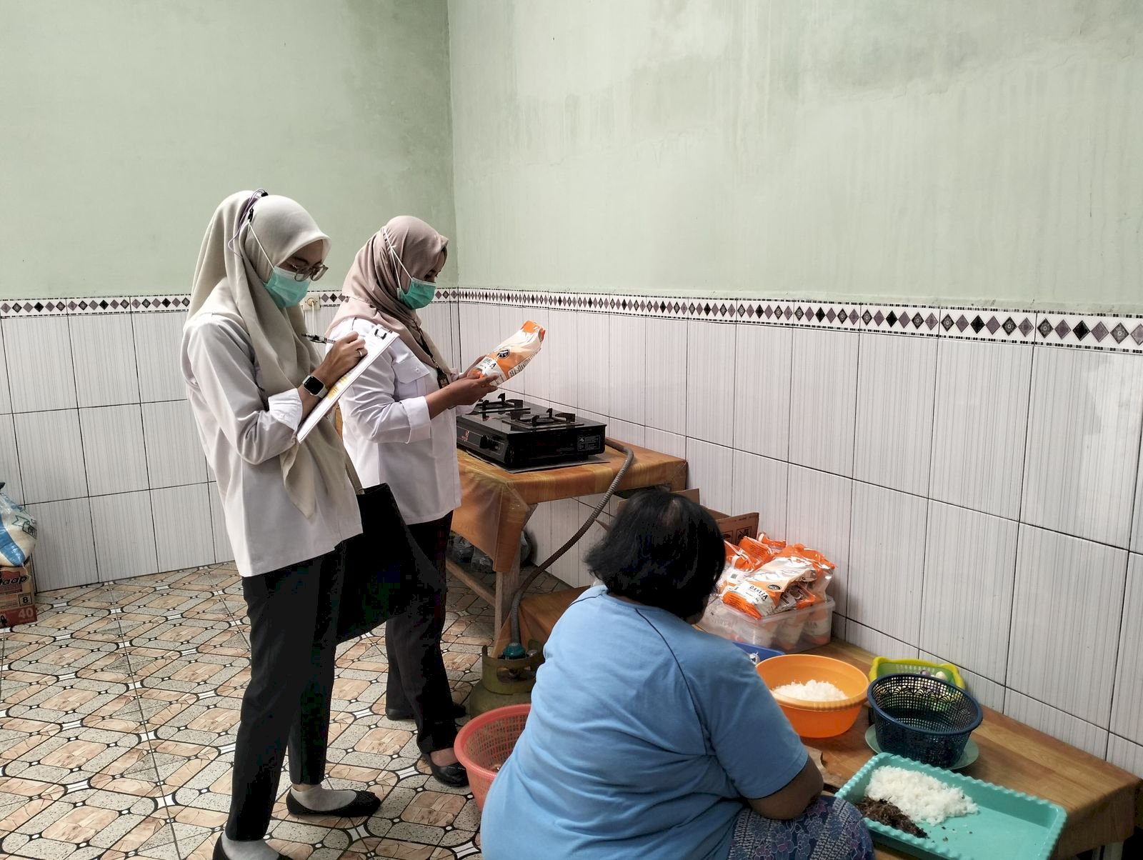 IKL (Inspeksi Kesehatan Lingkungan ) Tempat penjamah pangan Desa Tambak